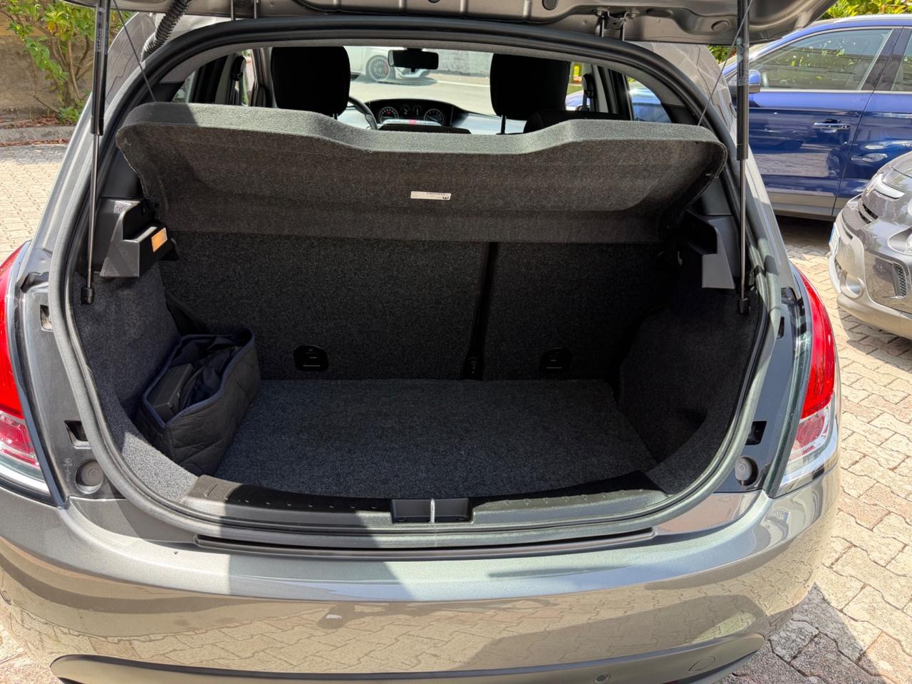 Lancia Ypsilon 1.2 69 CV 5 porte GPL Gold