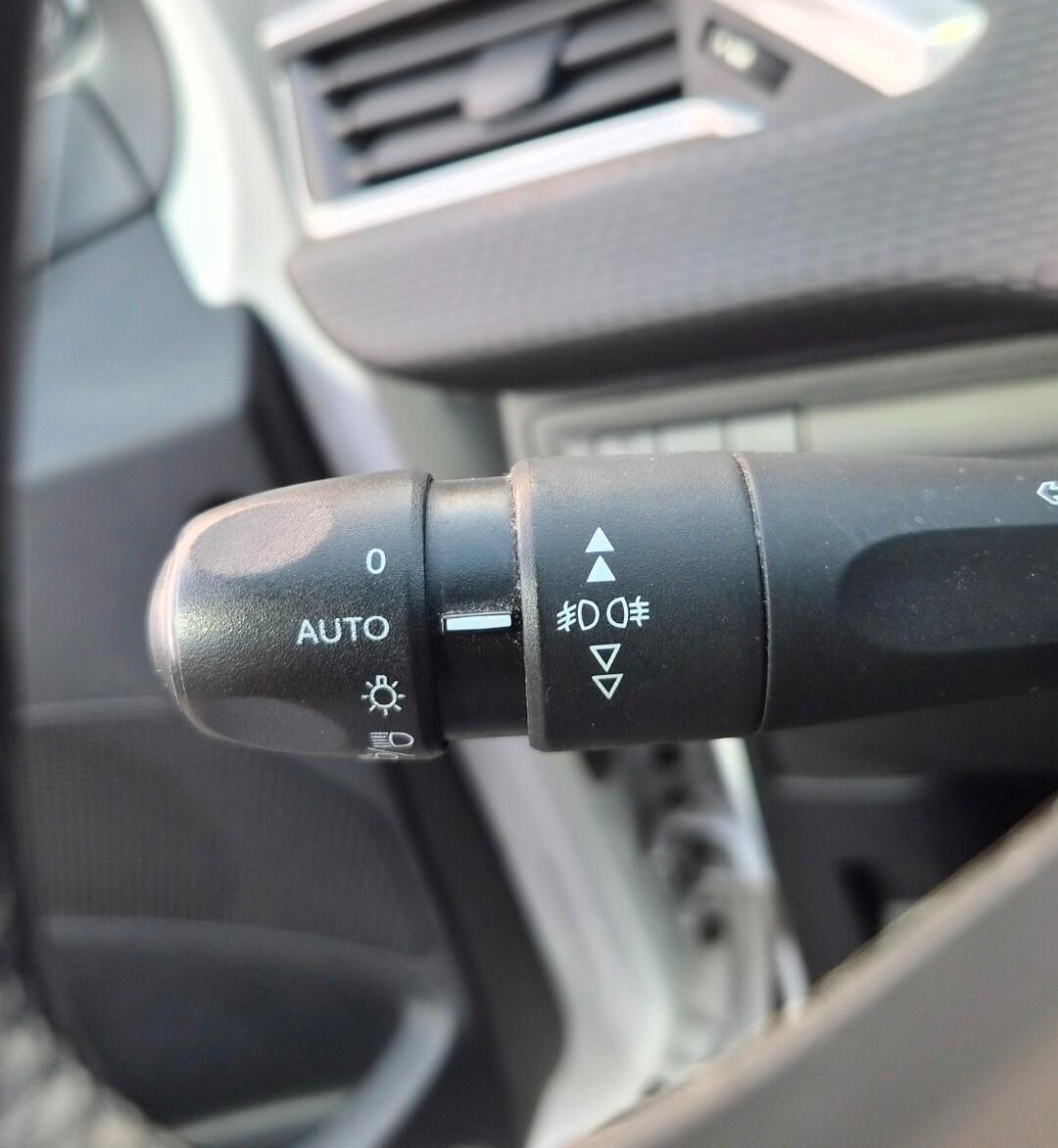 Peugeot 2008 BlueHDi 100 Allure