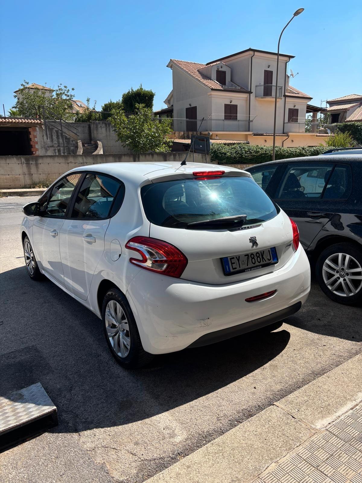 Peugeot 208 1.4 HDi 68 CV 5 porte Active