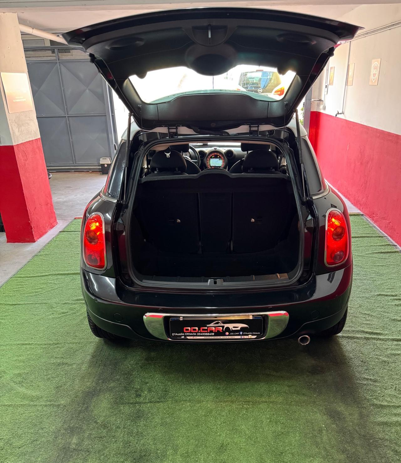 Mini Cooper D Countryman ALL 4 cambio automatico 130000 Chilometri