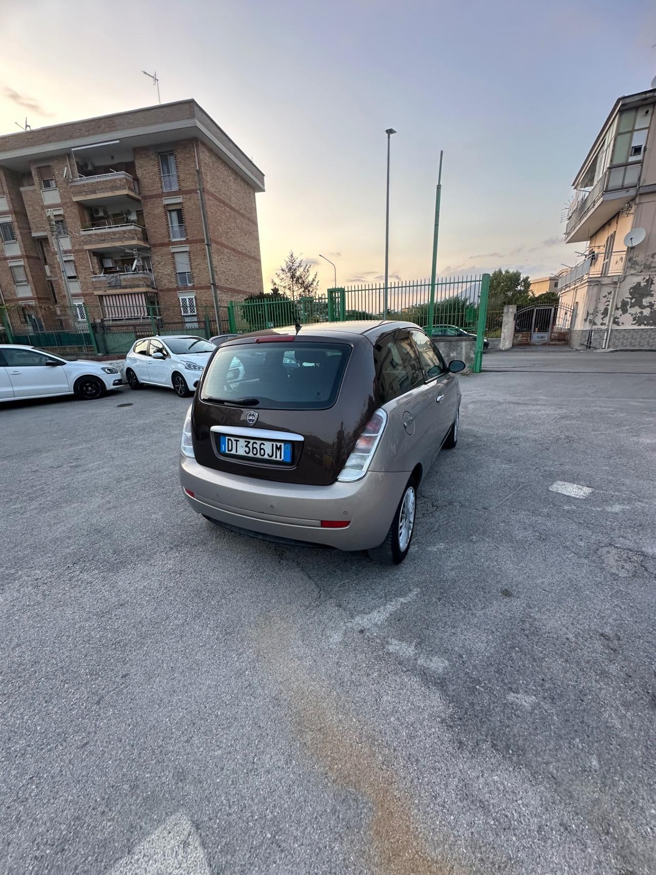 Lancia Ypsilon 1.4 Platino Ecochic GPL