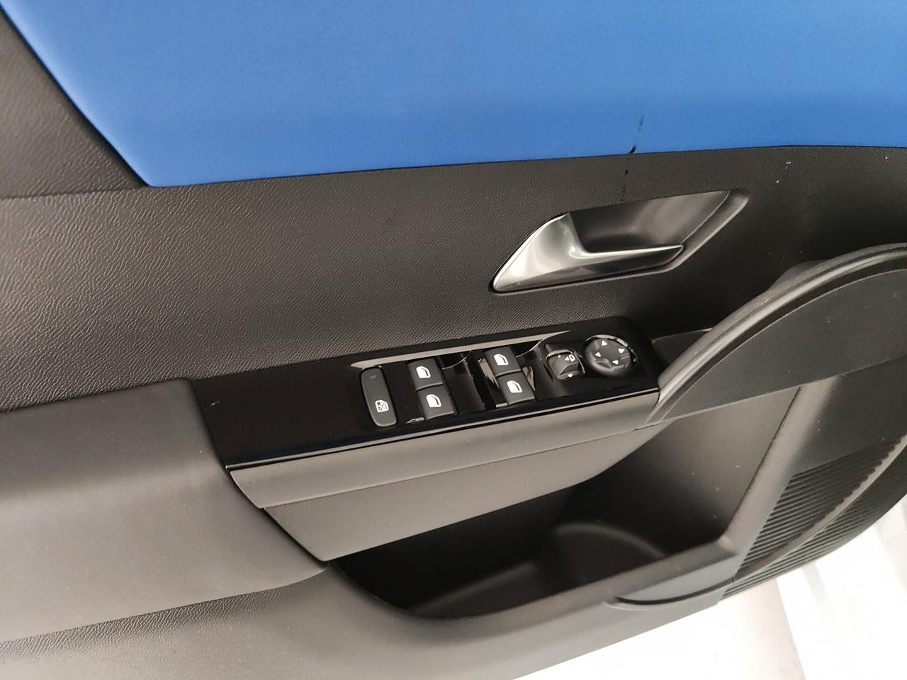 Lancia Ypsilon Hybrid e-DCT HF Line
