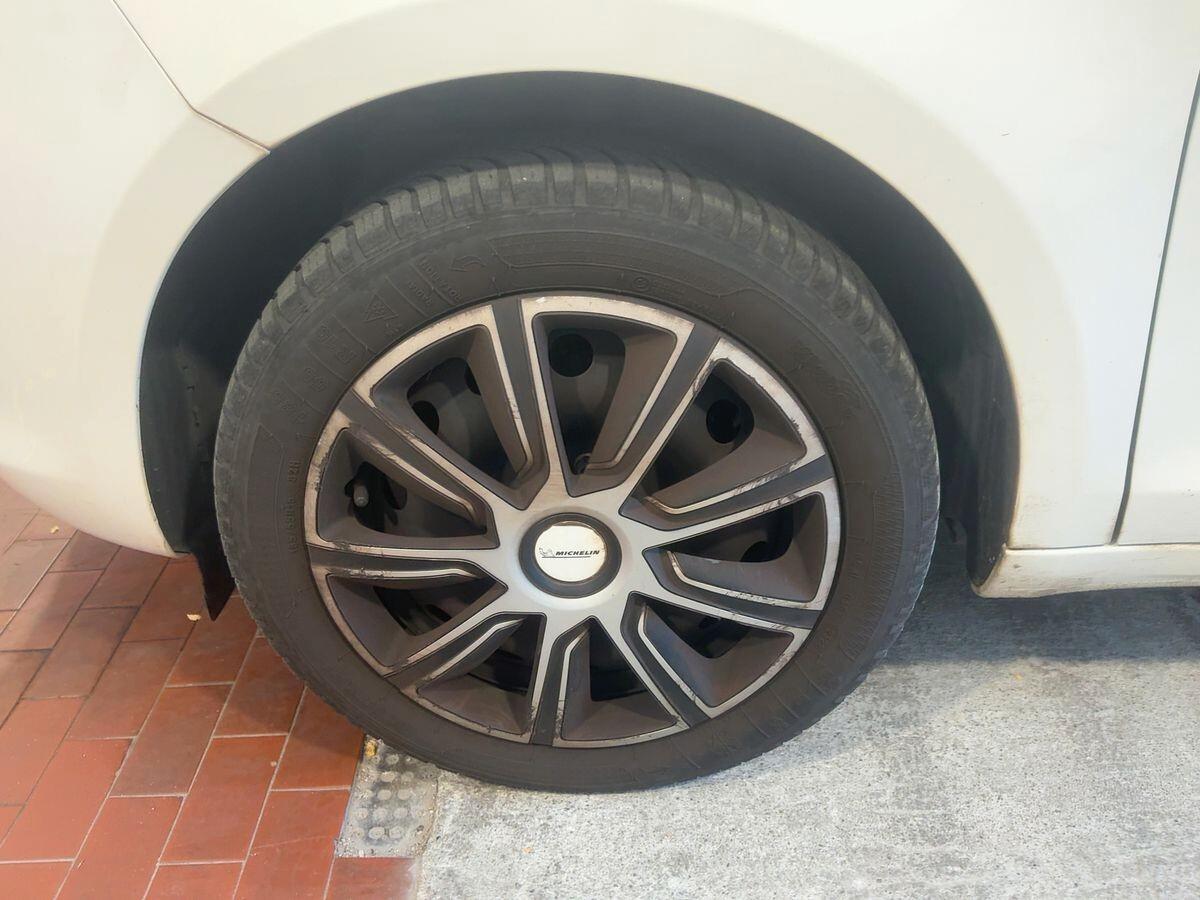 Lancia Ypsilon 1.2 69 CV ELEFANTINO