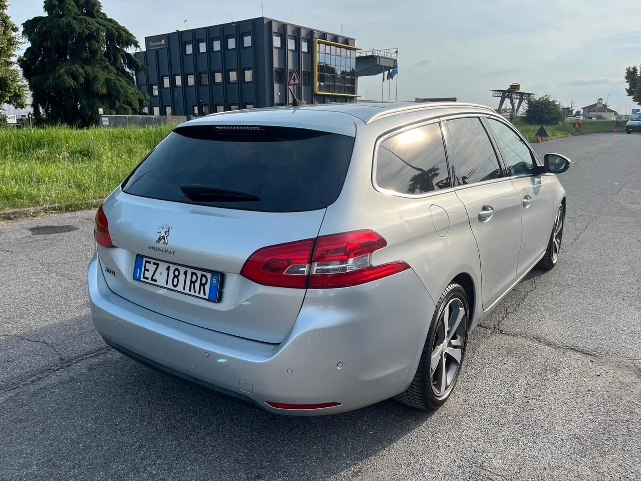 Peugeot 308 PureTech Turbo 130 S&S SW Allure