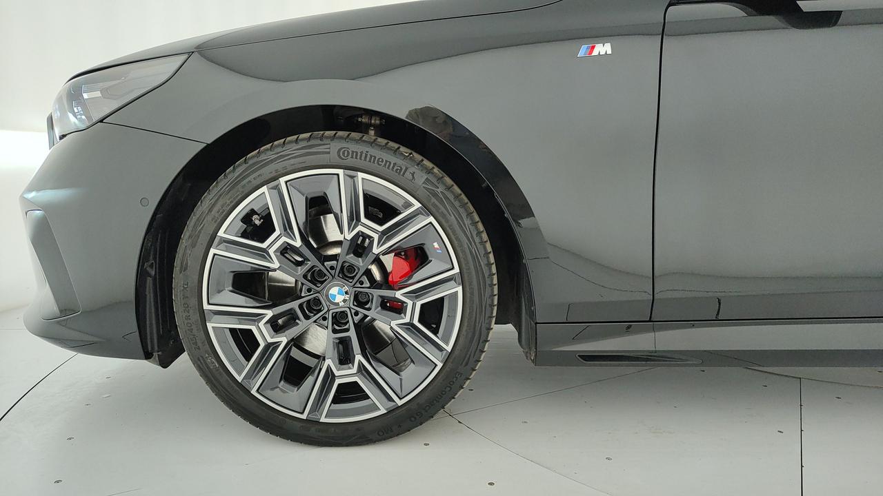 BMW Serie 5 G61 2024 Touring - 520d Touring 48V xdrive MSport auto