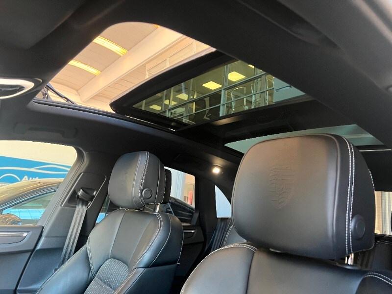PORSCHE Macan 2.0 T