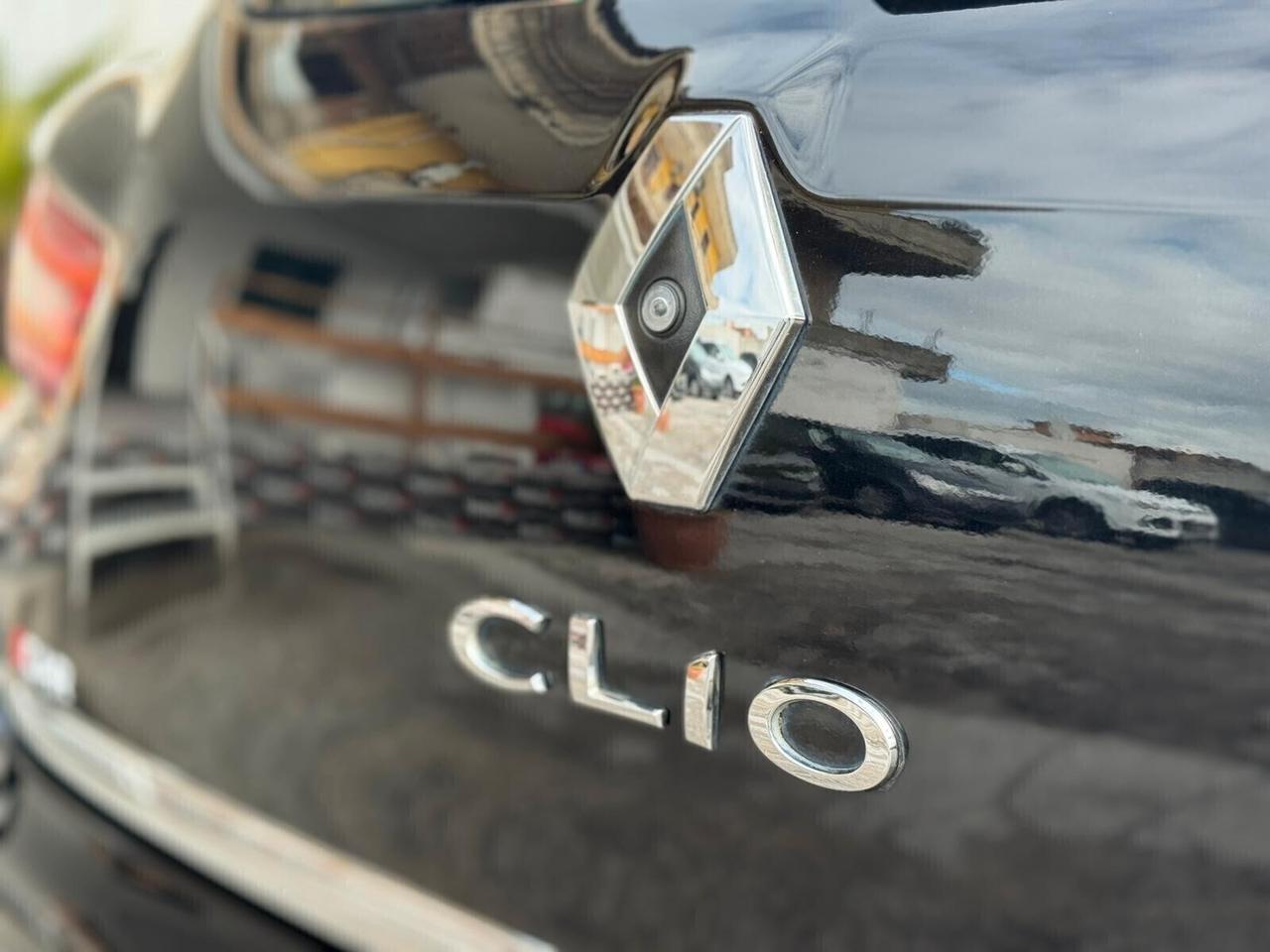 Renault Clio dCi 8V 75 CV Start&Stop 5 porte Energy Duel