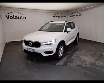 VOLVO XC40 - XC40 1.5 t3 Momentum Core 163cv my21
