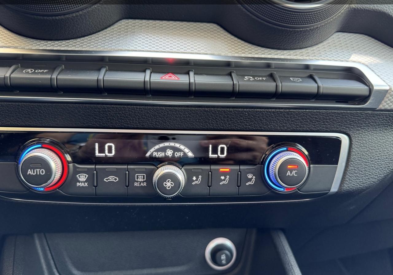 Audi Q2 35 TDI quattro S tronic Business Design
