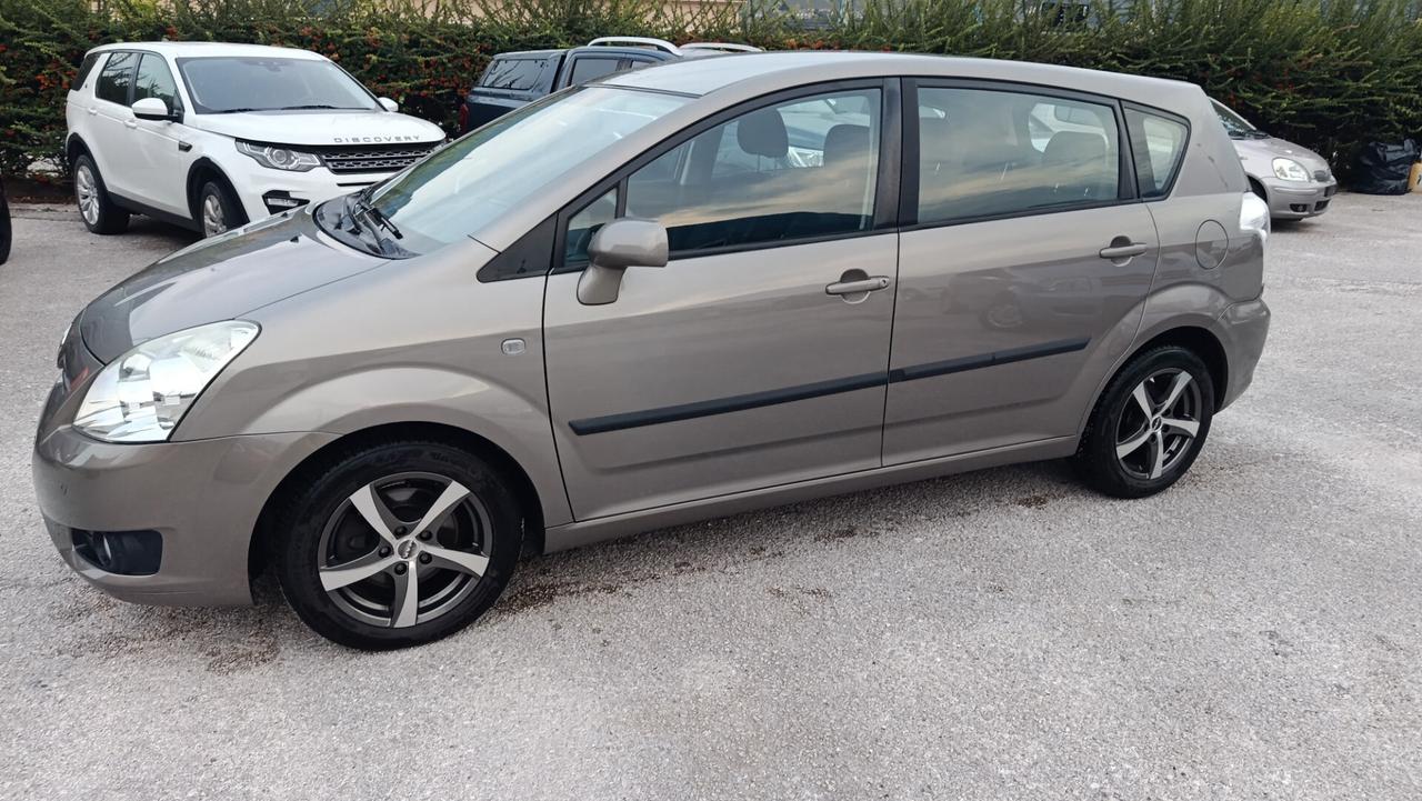 Toyota Corolla Verso 2.2 16V D-4D D-Cat