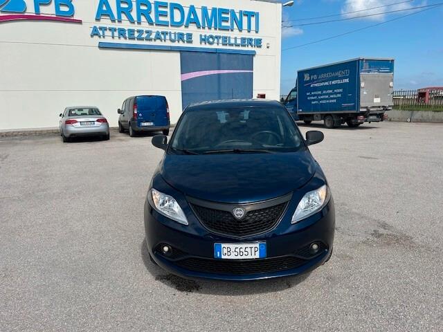 Lancia Ypsilon 1.2 69 CV 5 porte GPL Ecochic Silver OK PATENTATI