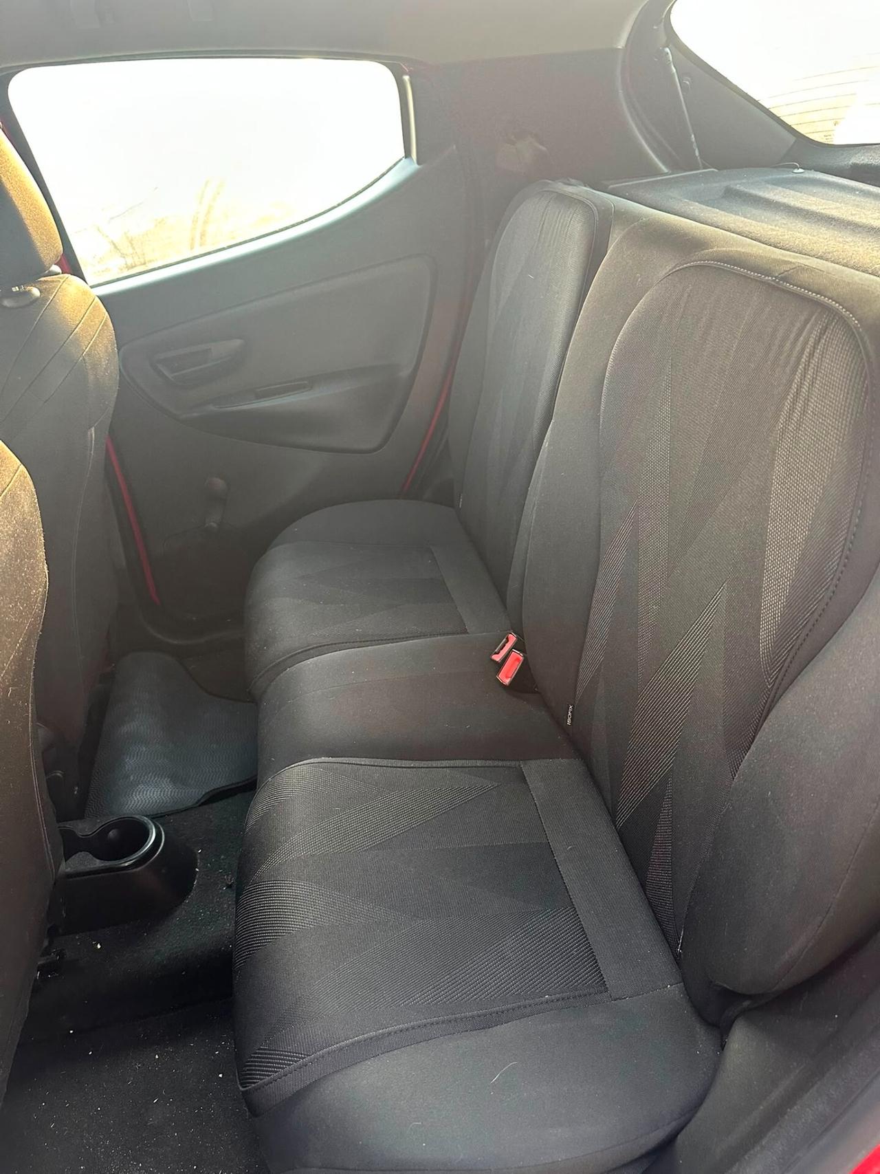 Lancia Ypsilon 1.0 FireFly SINISTRATA