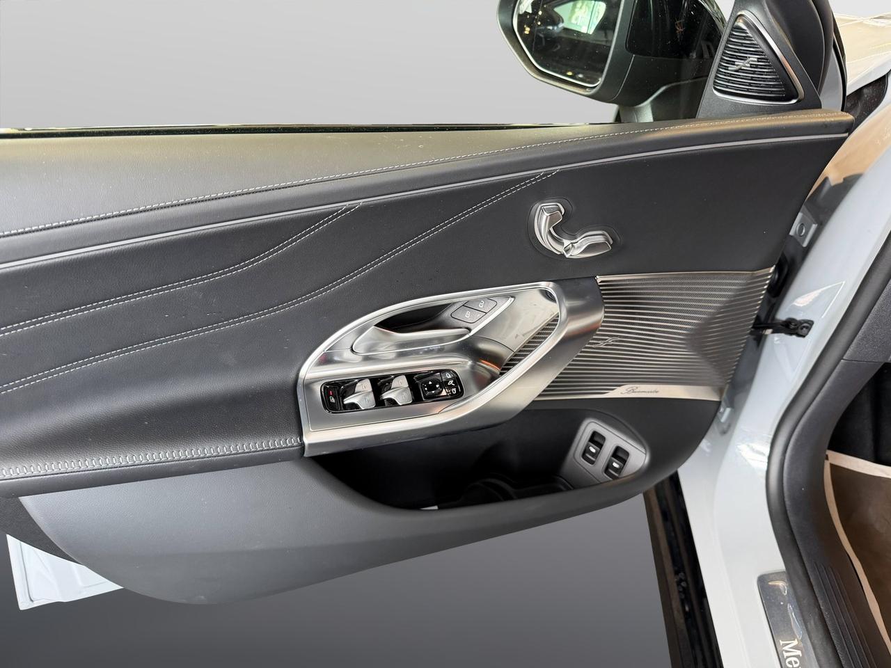 Mercedes-Benz C 400 4MATIC con tecnologia EQ