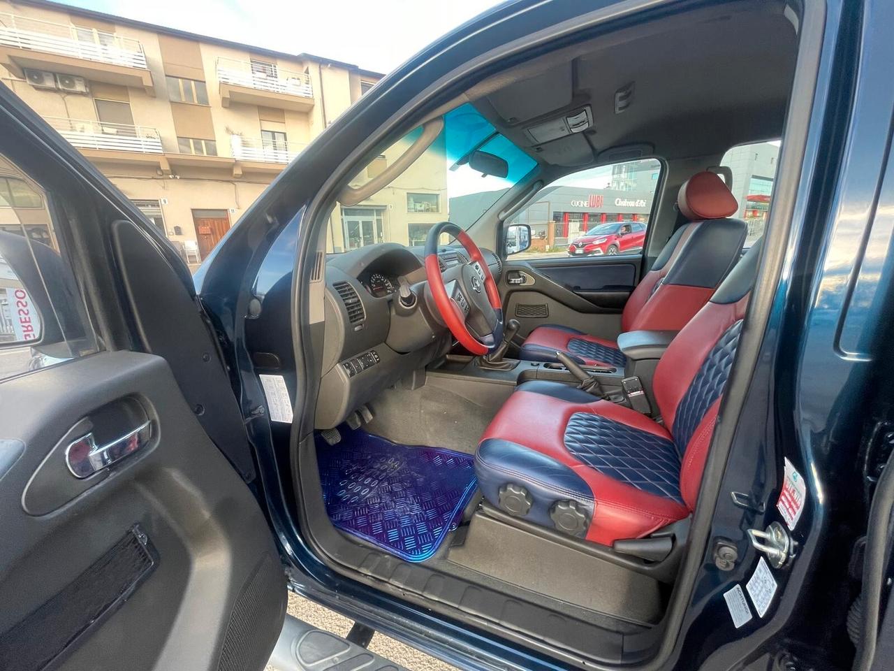 Nissan Navara 2.5 dCi 4 porte Double Cab LE