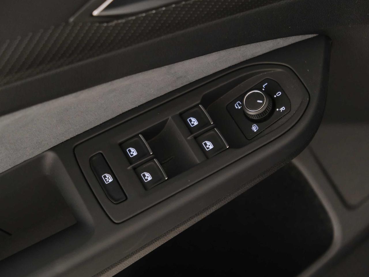 Volkswagen Golf 2.0 tdi scr 150cv r-line dsg