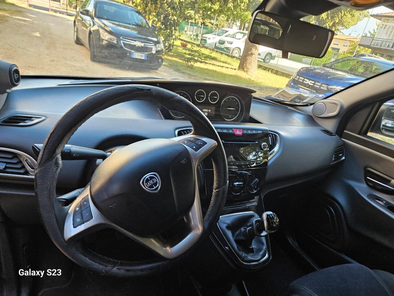 Lancia Ypsilon PLATINUM – Condizioni Eccellenti