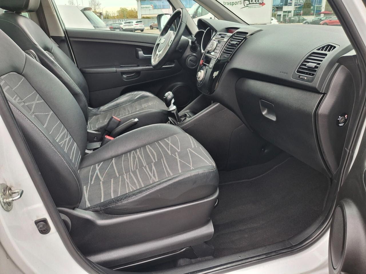 Kia Venga 1.6 CRDi-TETTO PANORAMICO APRIBILE-