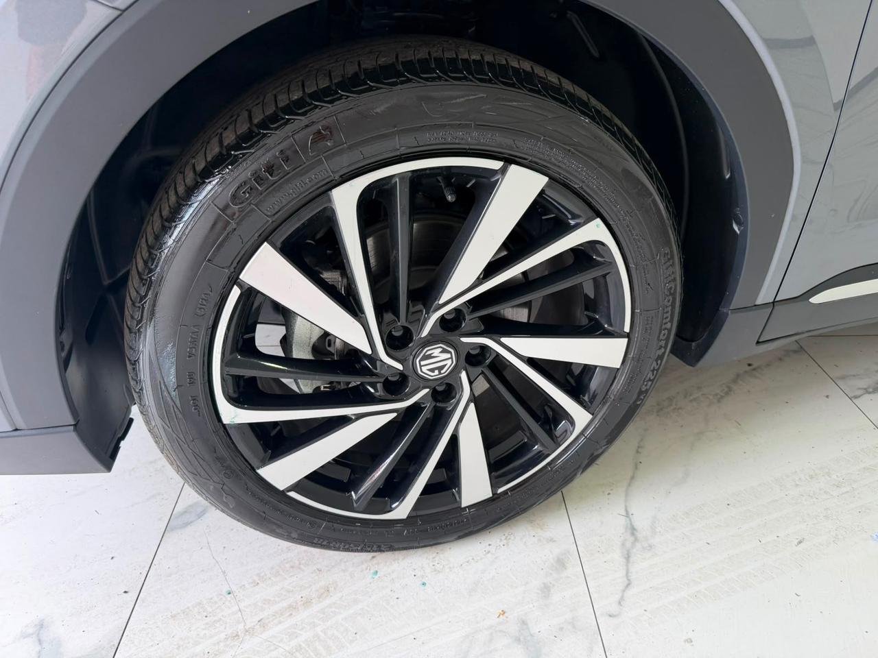Mg ZS 1.5 Hybrid+ Luxury-GARANZIA CASA MADRE-2025