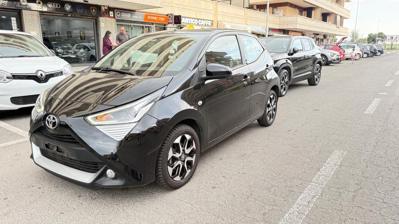 Toyota Aygo Connect 1.0 VVT-i 72 CV 5 porte x-play LED NAVI KAMERA PDC BLUETOOTH CERCHI 16
