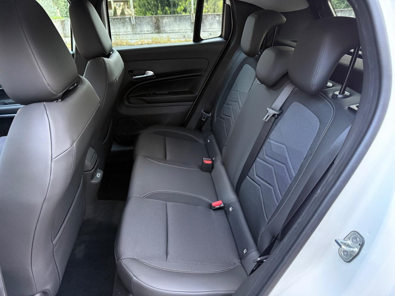 Jeep Avenger 1.2 e-Hybrid 110 cv MHEV Summit