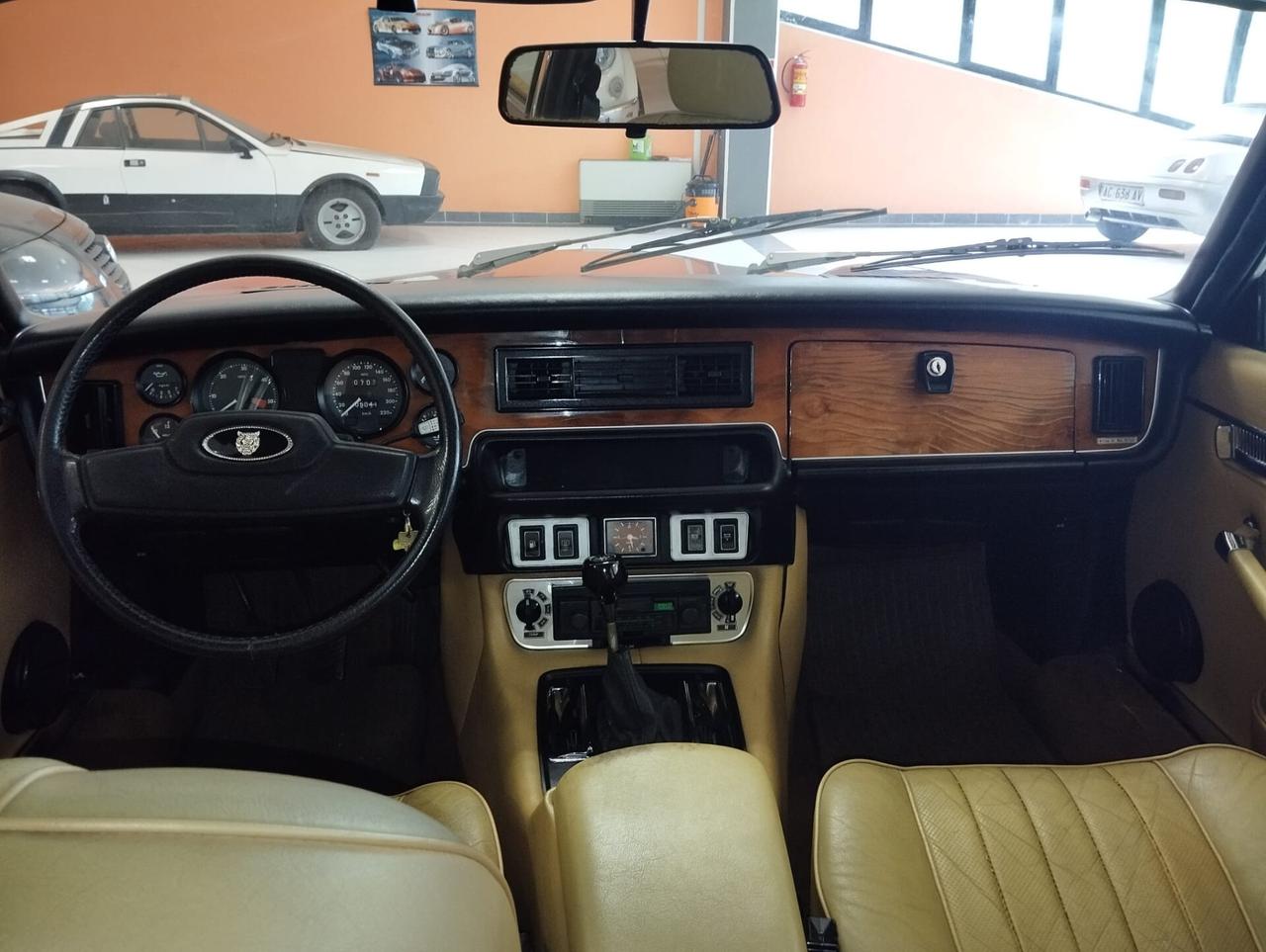 Jaguar XJ6 MANUALE