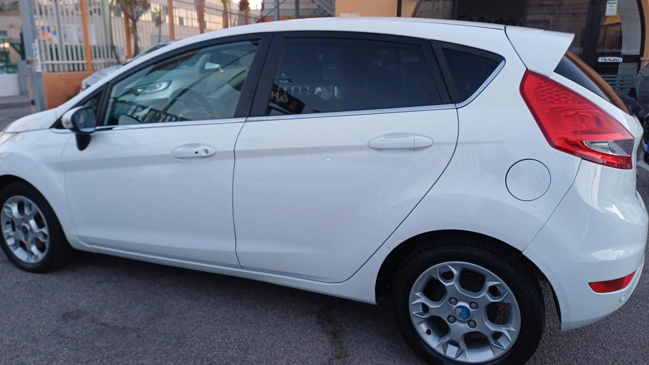 Ford Fiesta 1.4 TDCi 70CV 5p. Titanium