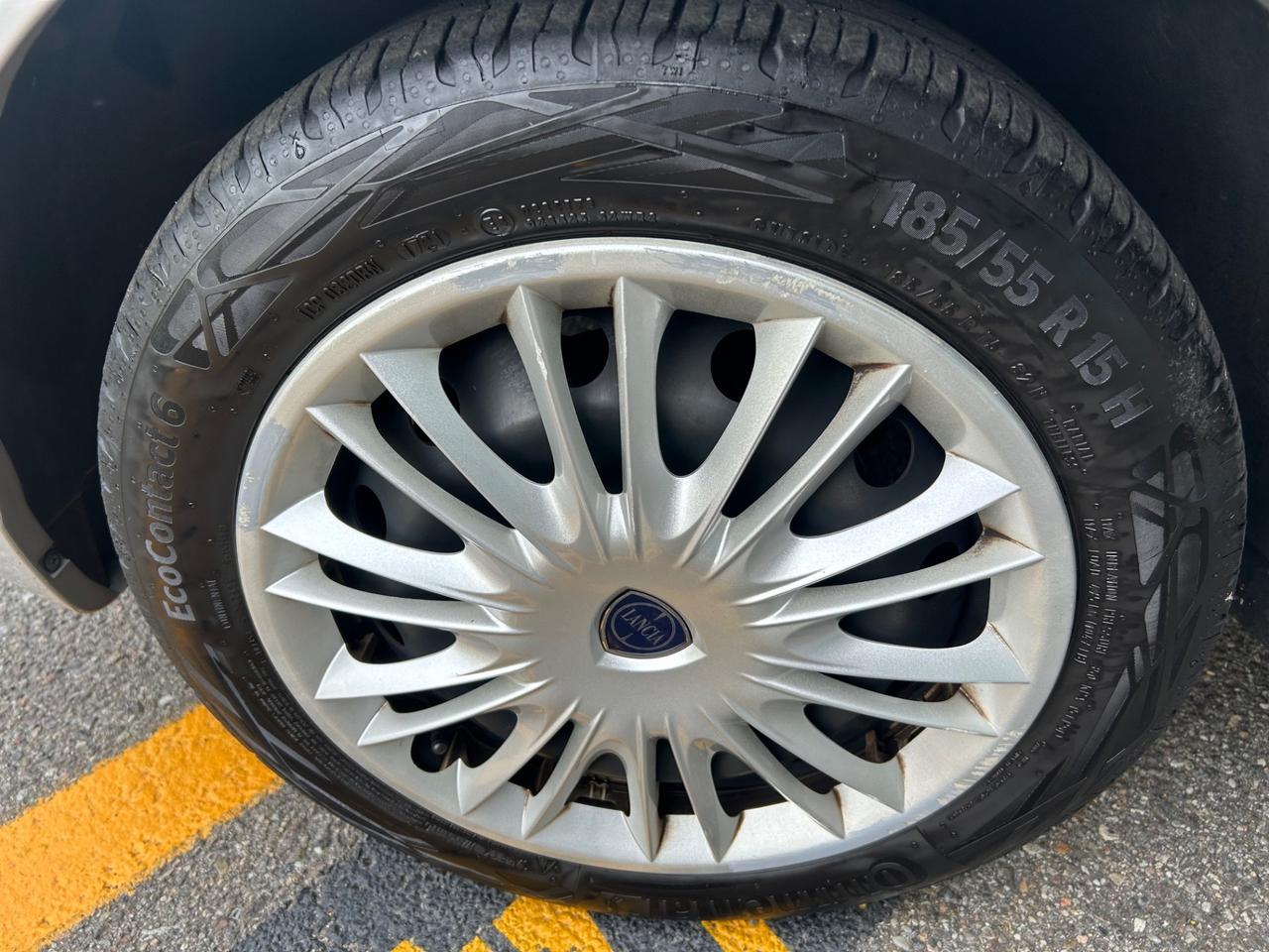 Lancia Ypsilon 1.2 69 CV Platinum * Neo patentati *