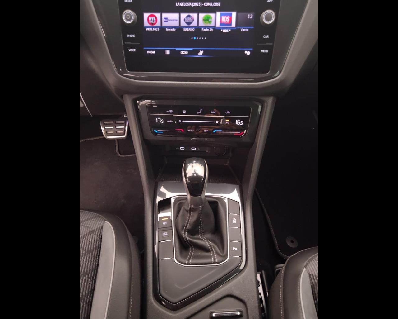 VOLKSWAGEN Tiguan II 2021 - Tiguan 2.0 tdi R-Line 150cv dsg
