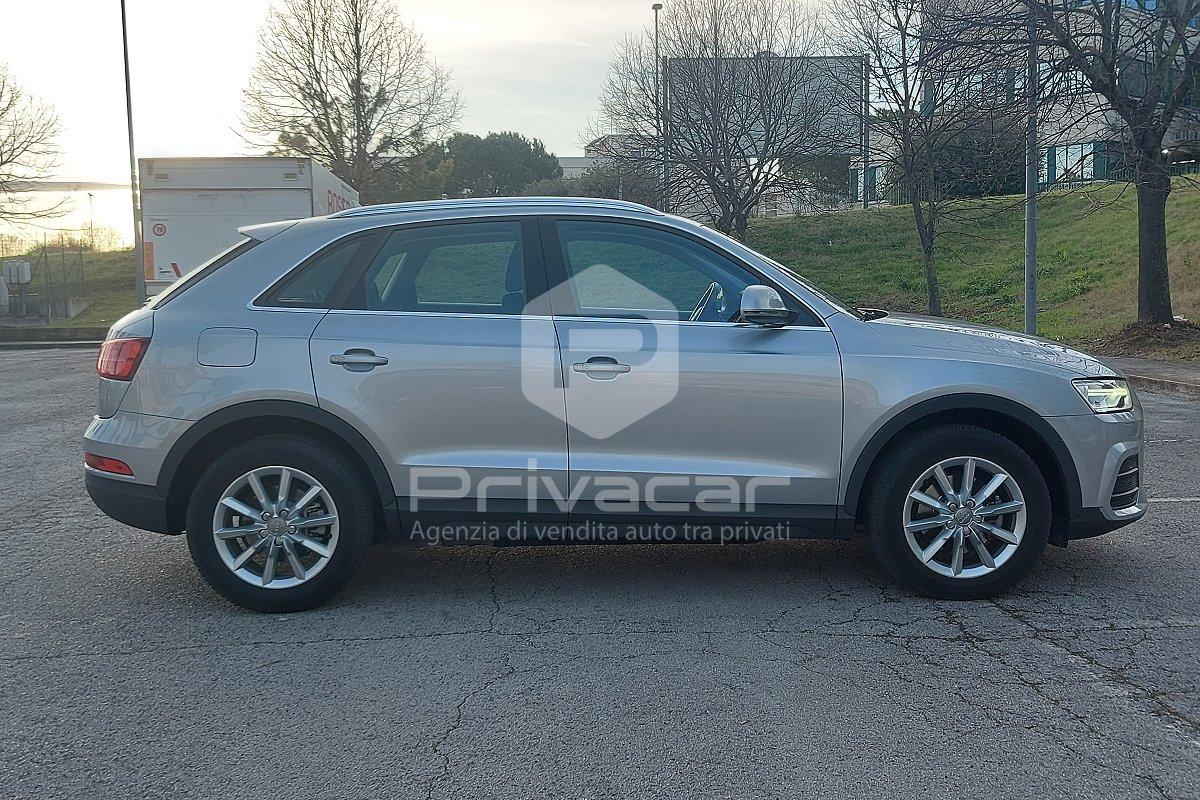 AUDI Q3 2.0 TDI 120 CV Business