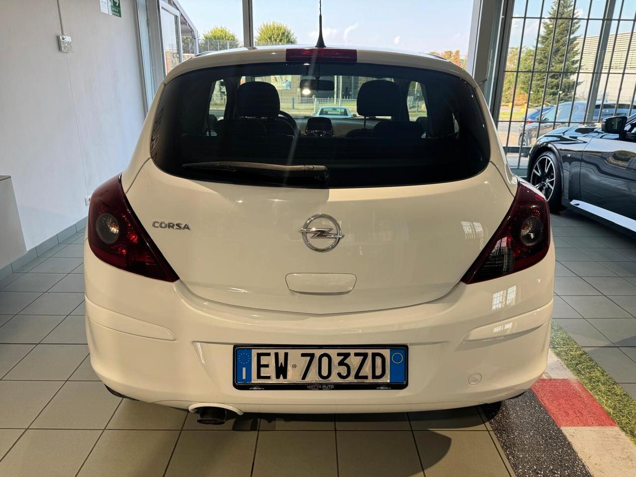 Opel Corsa 1.2 3 porte b-color
