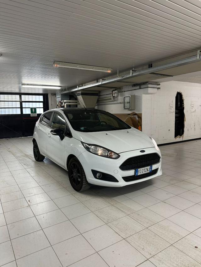 FORD Fiesta 1.4 5 porte Bz.- GPL Black & White Edition