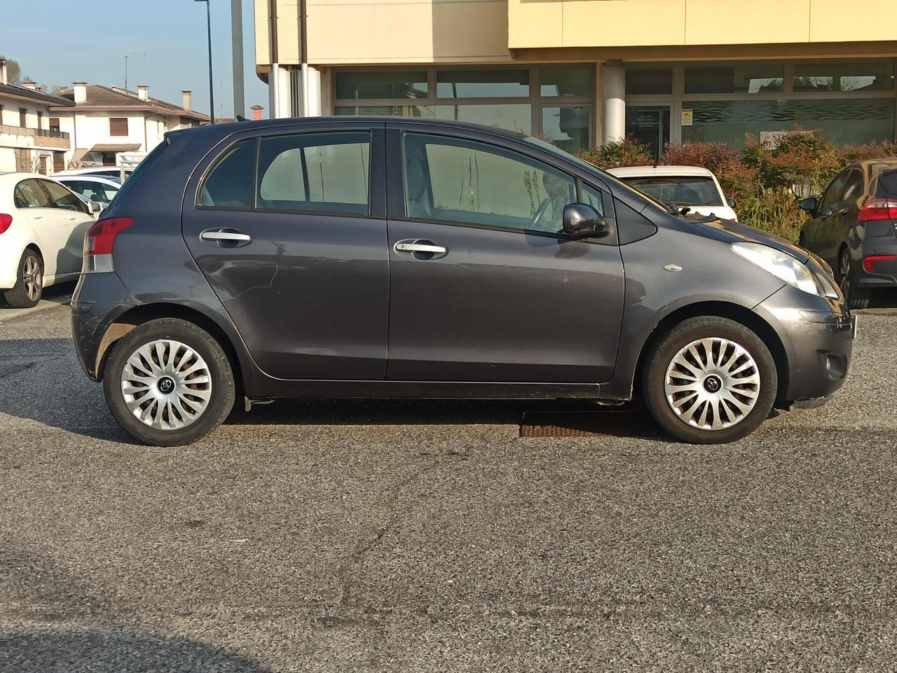 Toyota Yaris 1.0 5 porte