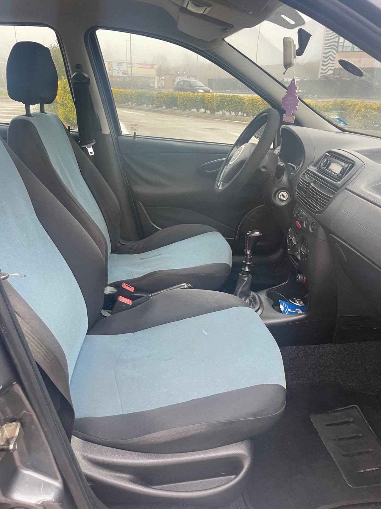 FIAT PUNTO 1.2 BENZINA NEOPATENTATI 190.000 KM 2005