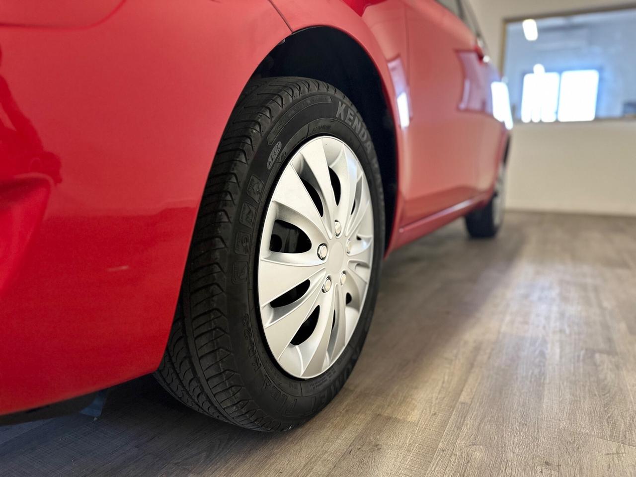 Toyota Yaris 1.0 5 porte Now NEOPATENTATI