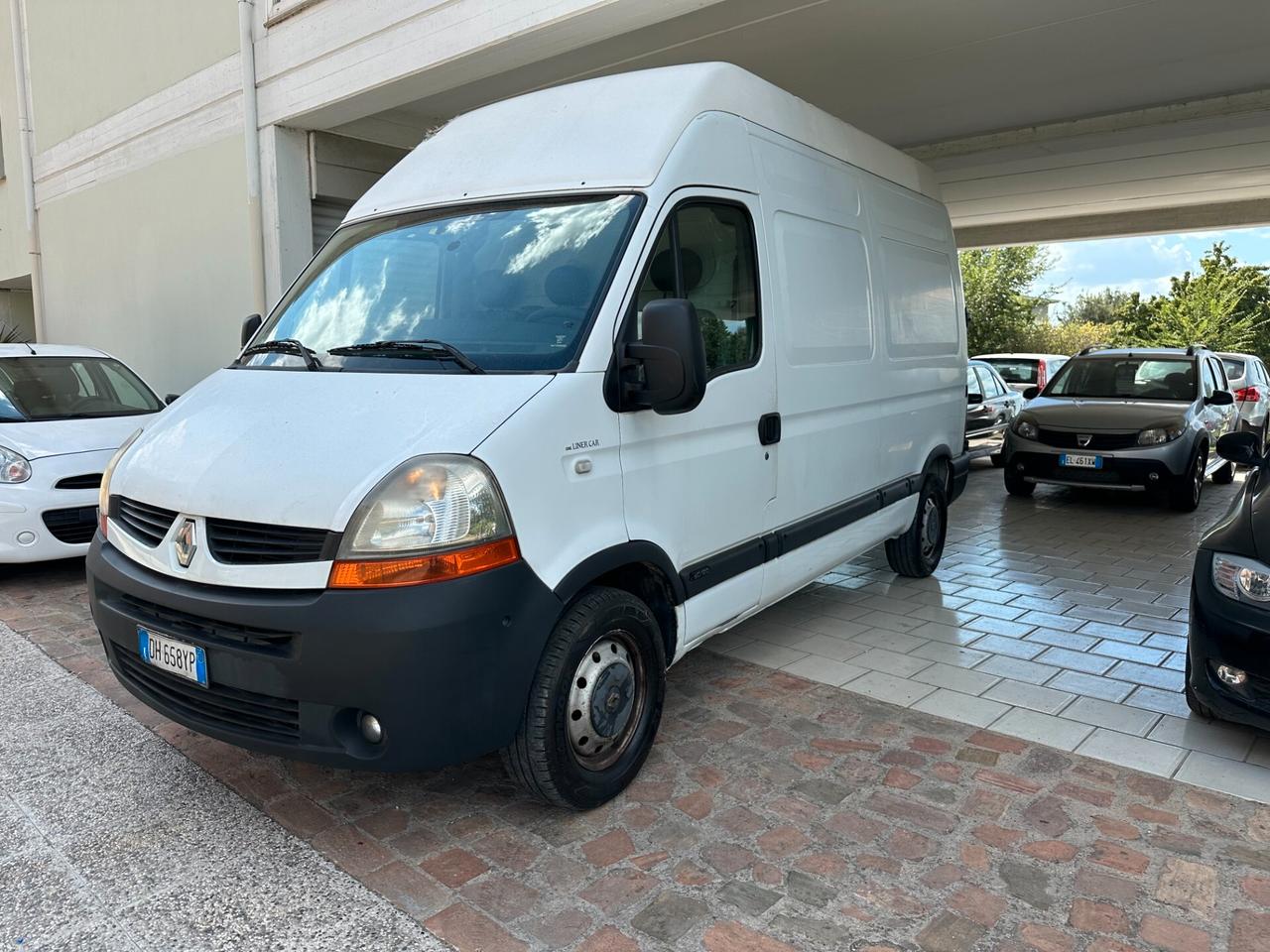 Renault Master 2.5 DCI (12 RATE)