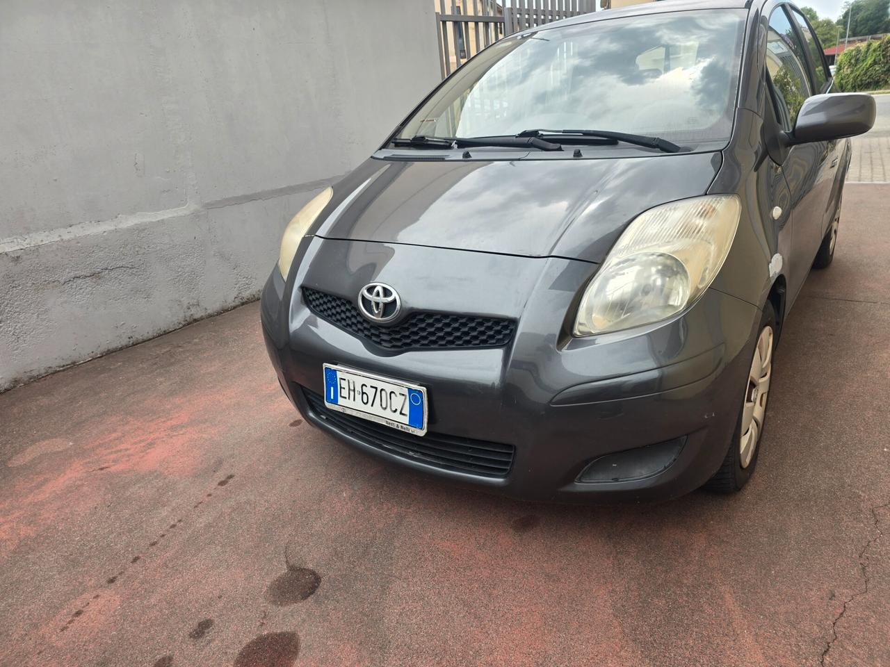 Toyota Yaris 1.0 5 porte