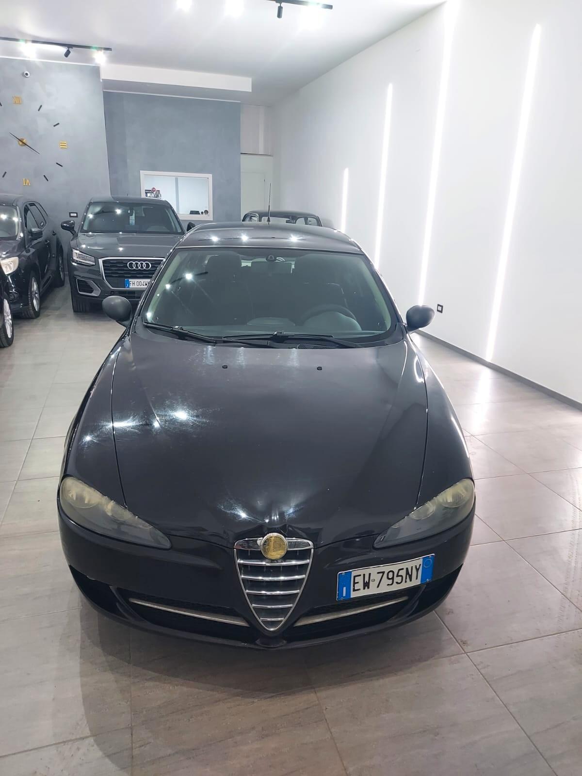 Alfa Romeo 147 1.9 JTD (120) 5 porte Distinctive
