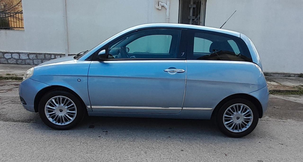 Lancia Ypsilon 1.2 Argento