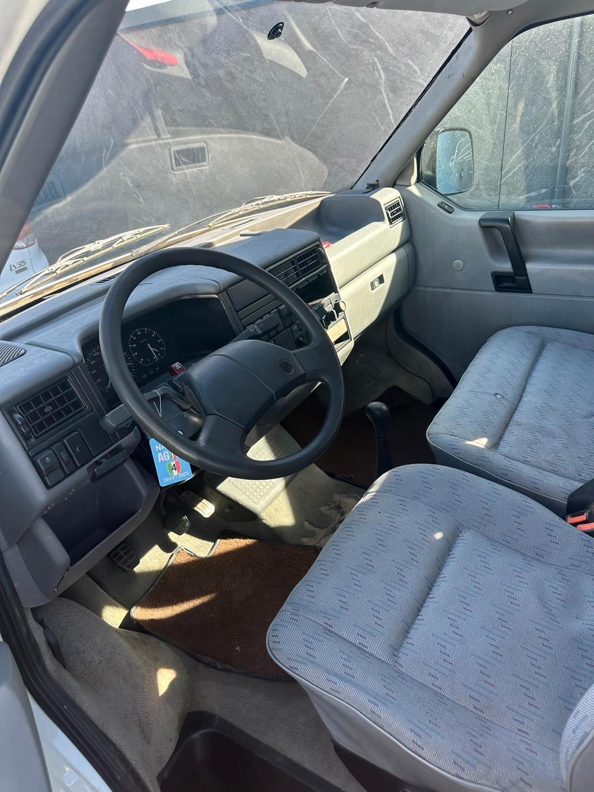 Volkswagen caravelle 9 posti