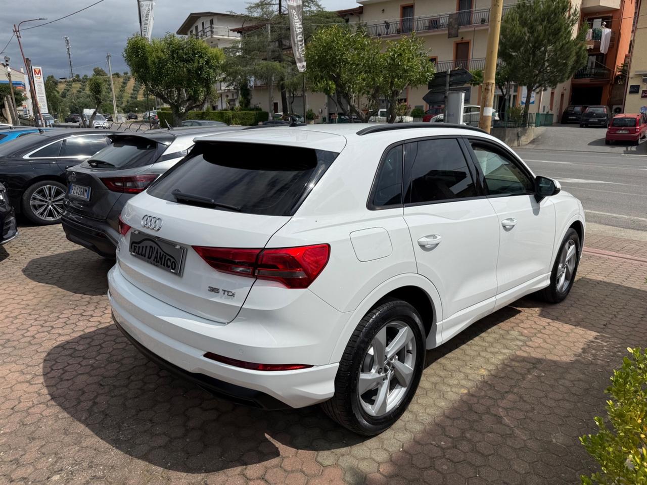 Audi Q3 35 TDI S tronic Business