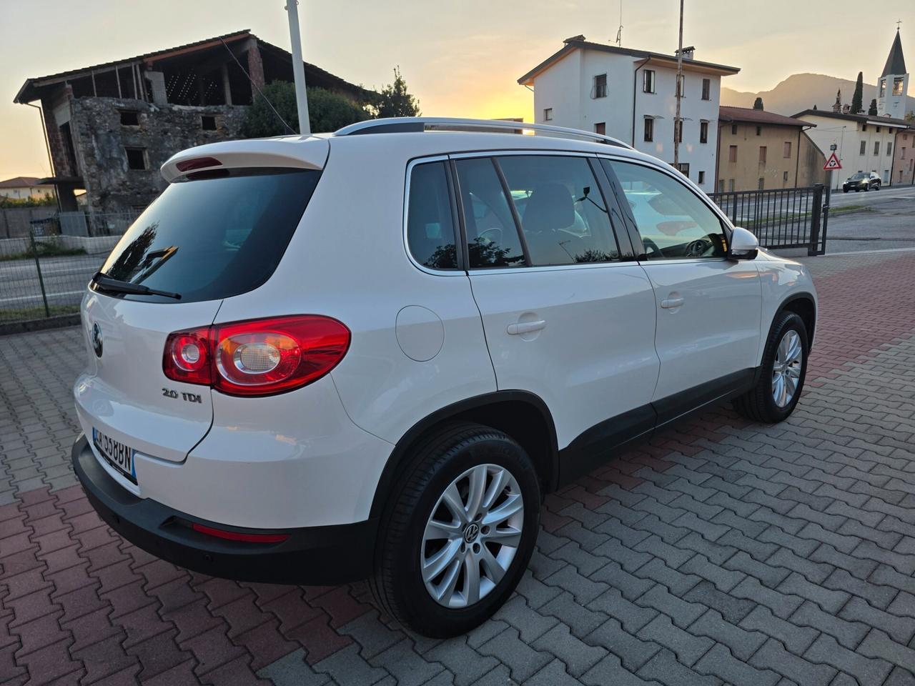 Volkswagen Tiguan 2.0 TDI Sport perfetta e garantita 12M