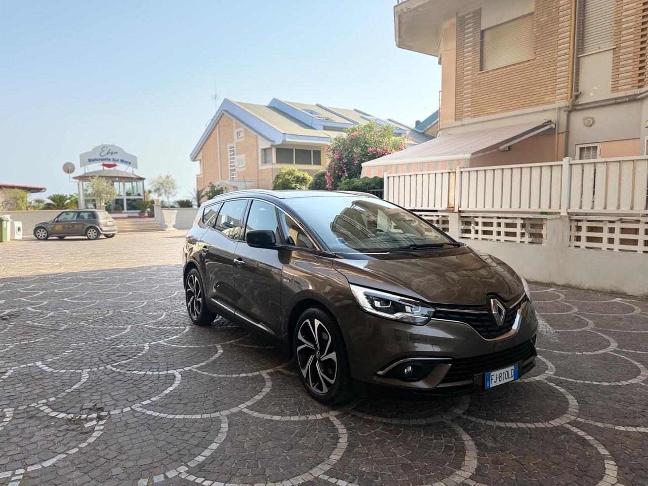 Renault Grand Scenic dCi 160 CV EDC Energy Initiale Paris