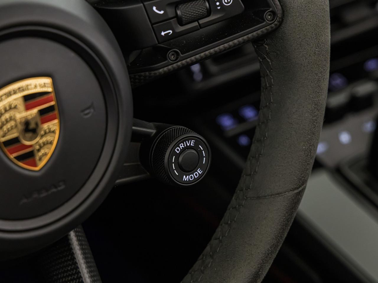 Porsche 911 cabrio 3.0 carrera 4 gts auto