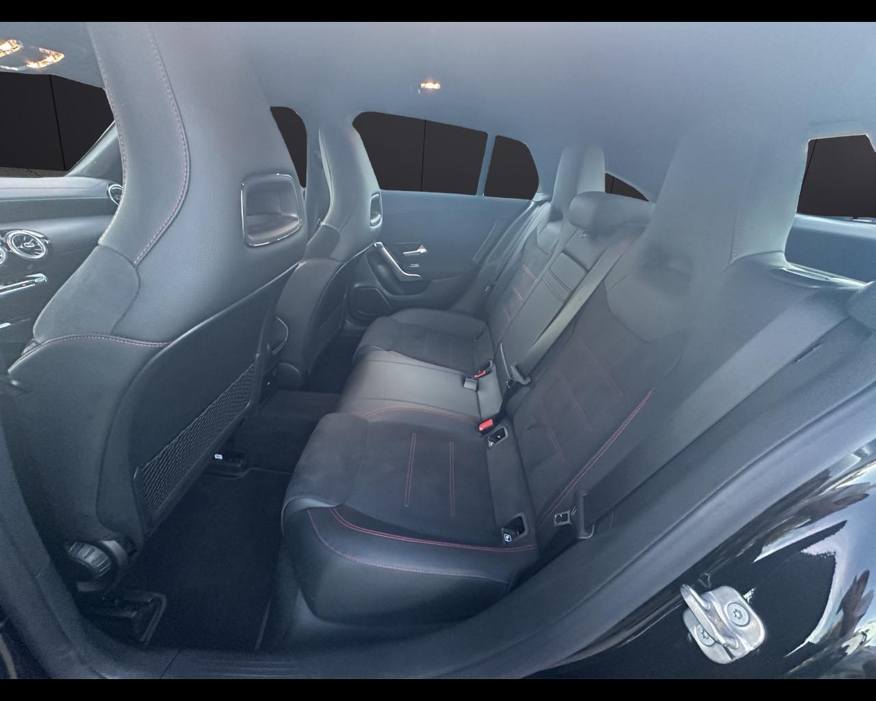 Mercedes-Benz CLA S.Brake (X118) - CLA 180 Automatic Shooting Brake AMG Line Premium Plus