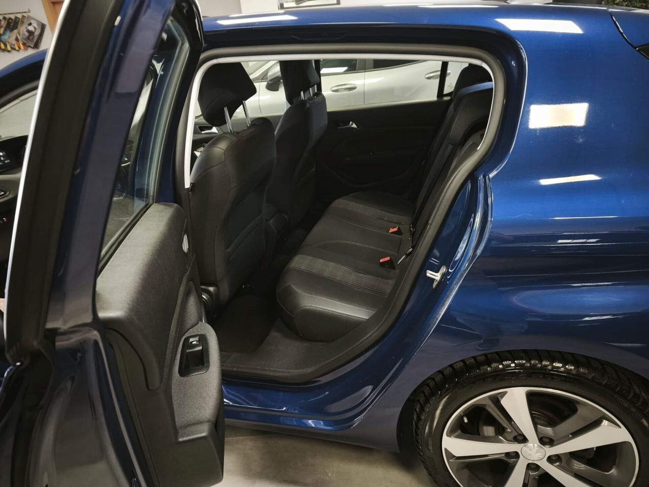 Peugeot 308 BlueHDi 130 S&S EAT8 Allure