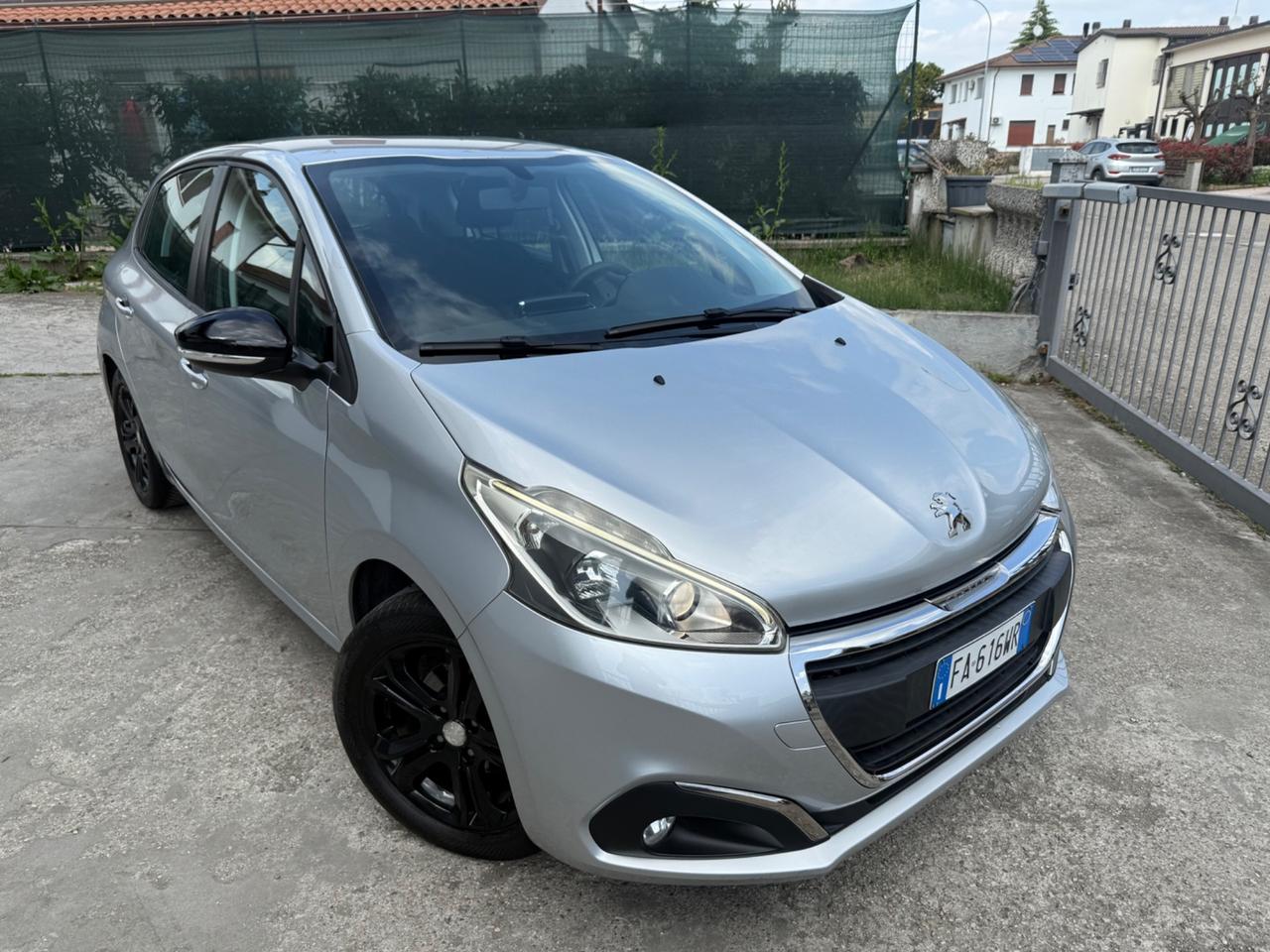 Peugeot 208 1.4 HDi 68 CV Led unico prop. 2015