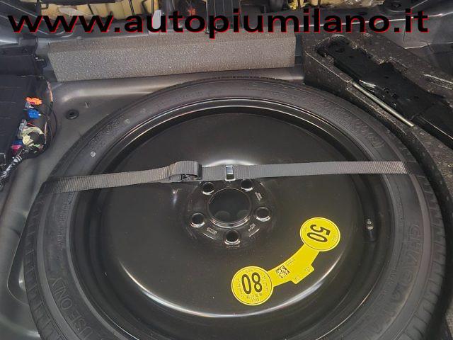 VOLVO XC40 T3 Momentum Core