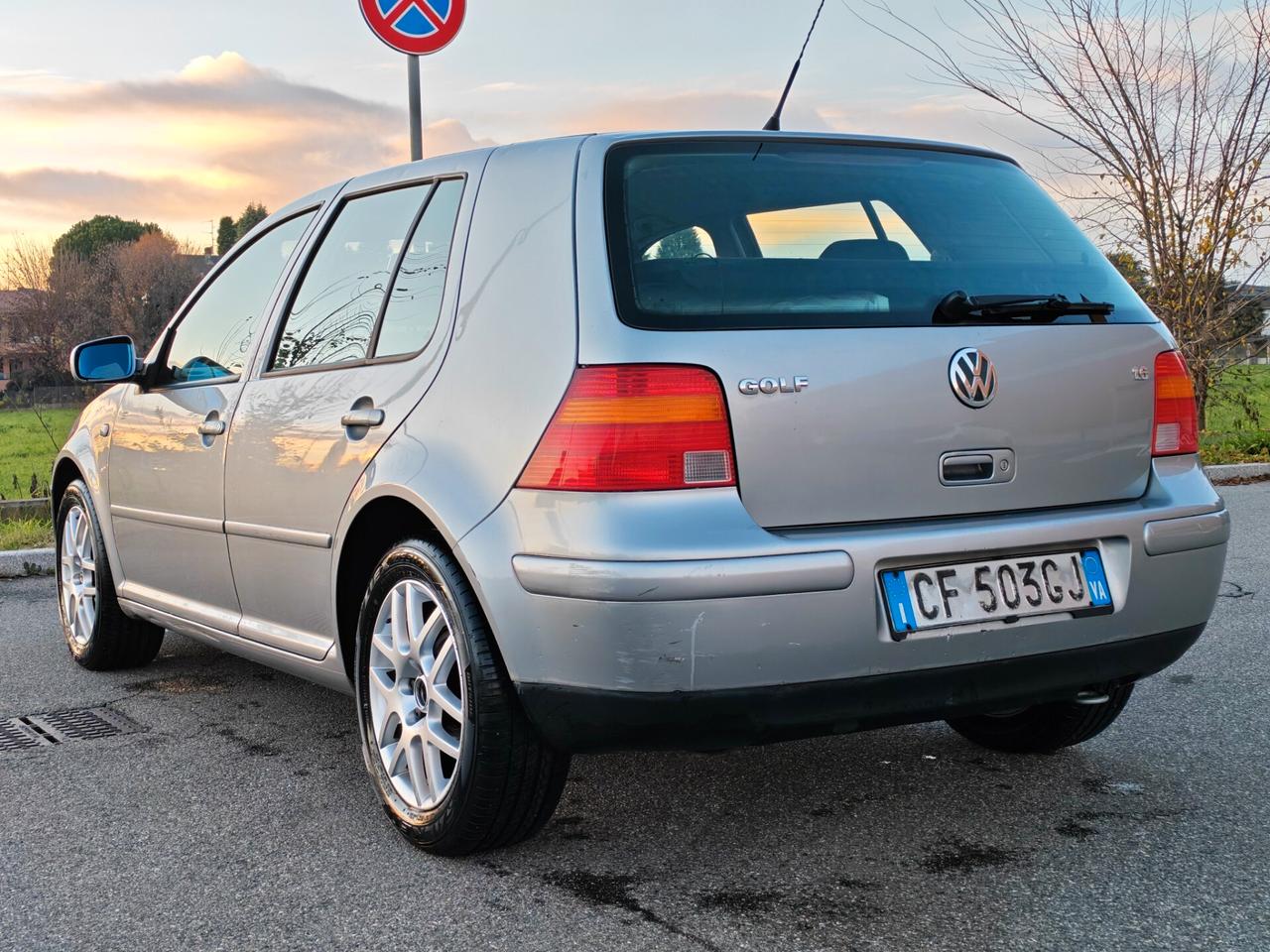 Volkswagen Golf 1.6 BENZINA 105cv Highline