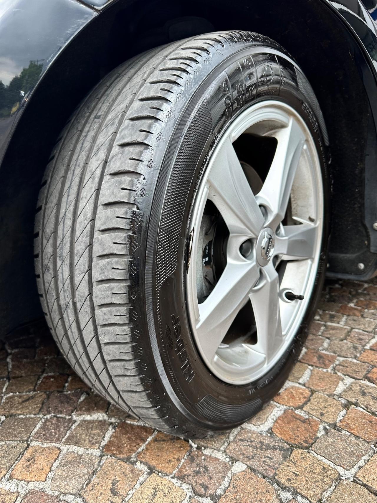 Volvo V40 2.0d 120Cv D2 Kinetic - Uniproprietario