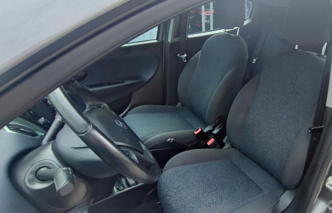 Ypsilon Gold con ricarica Cell e retrocamera 2023